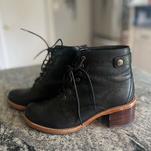 Clarks Women’s Boots 8.5